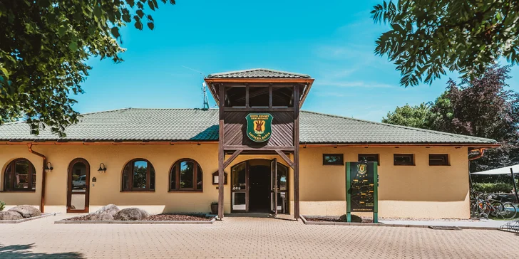 Pobyt v nejlépe hodnoceném hotelu na Strakonicku: snídaně či polopenze, bazén, biotop i wellness