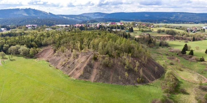 Krušné hory i s jídlem: vybavený apartmán nebo chalupa až pro 14 osob