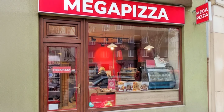 1 nebo 2 pizzy s sebou, výběr z 5 druhů: quattro formaggi, capricciosa, hermelino, diavola i hawai
