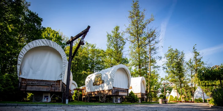 Rodinné indiánské dobrodružství v Polsku se snídaní i vstupem do Energylandie