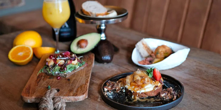Víkendový degustační brunch o 4 chodech a neomezená mimosa v River's smokelab pro 2 osoby