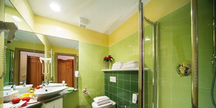 Zima v italských Alpách: 3* hotel s polopenzí, neomezený wellness i skibus