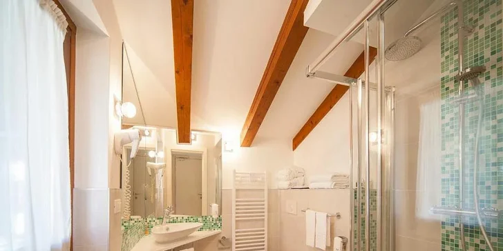 Zima v italských Alpách: 3* hotel s polopenzí, neomezený wellness i skibus