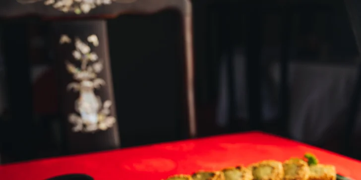 Degustační menu v čínské restauraci pro 2–6 osob: polévka, salát, několik hlavních chodů i dezerty