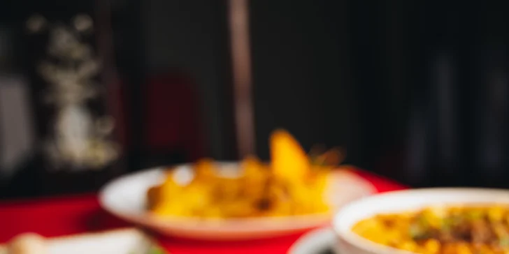 Degustační menu v čínské restauraci pro 2–6 osob: polévka, salát, několik hlavních chodů i dezerty