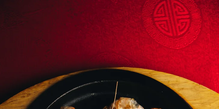 Degustační menu v čínské restauraci pro 2–6 osob: polévka, salát, několik hlavních chodů i dezerty