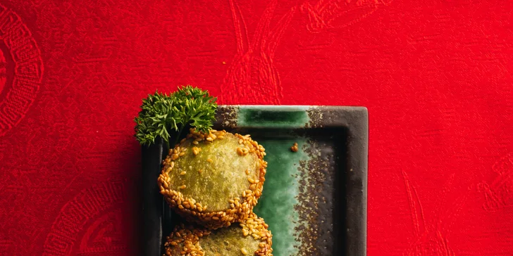 Degustační menu v čínské restauraci pro 2–6 osob: polévka, salát, několik hlavních chodů i dezerty
