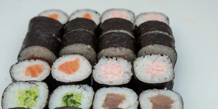 Sushi sety s až 40 kousky na odnos s sebou: s rybami, zapečené i se sýrem Philadelphia