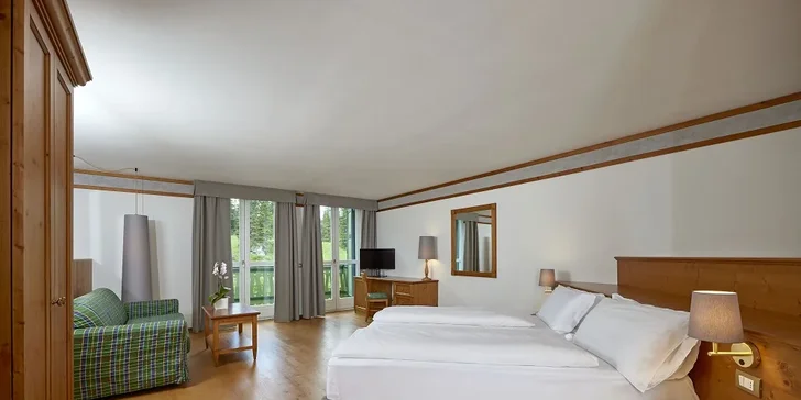 Zimní dovolená v Dolomitech: 4* hotel s polopenzí a bazénem, skiareál 800 m, Cortina d´Ampezzo 15 km