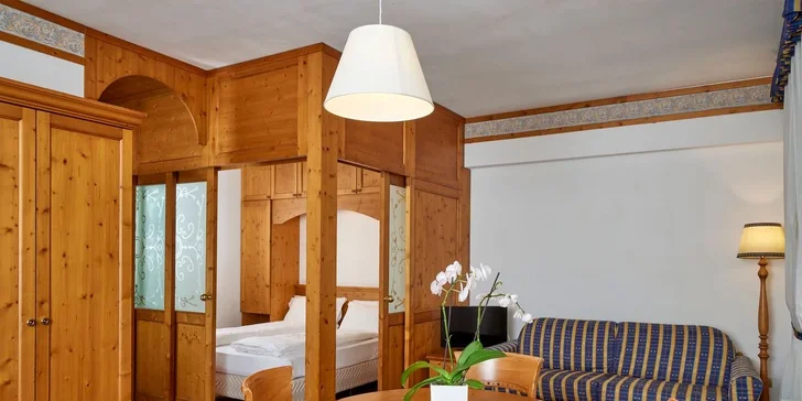 Zimní dovolená v Dolomitech: 4* hotel s polopenzí a bazénem, skiareál 800 m, Cortina d´Ampezzo 15 km