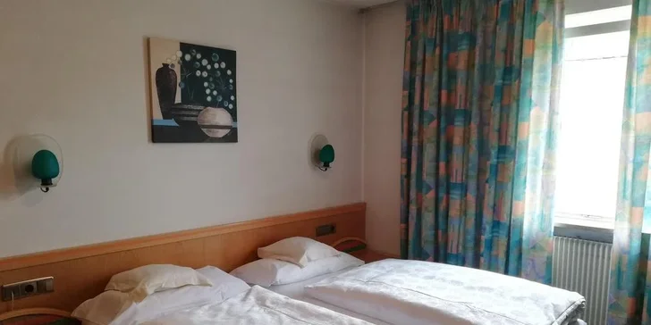 Letní či zimní pobyt v Dolomitech: 3* hotel ve městě Ortisei, vč. polopenze, bazénů a sauny