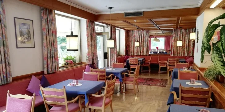 Letní či zimní pobyt v Dolomitech: 3* hotel ve městě Ortisei, vč. polopenze, bazénů a sauny