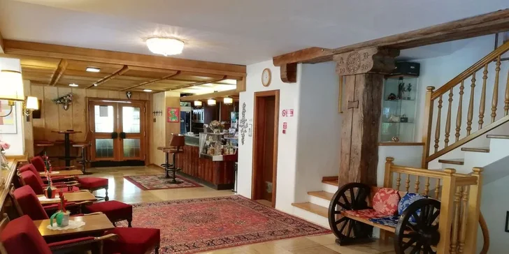 Letní či zimní pobyt v Dolomitech: 3* hotel ve městě Ortisei, vč. polopenze, bazénů a sauny