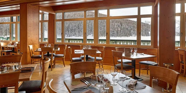Zimní dovolená v Dolomitech: 4* hotel s polopenzí a bazénem, skiareál 800 m, Cortina d´Ampezzo 15 km