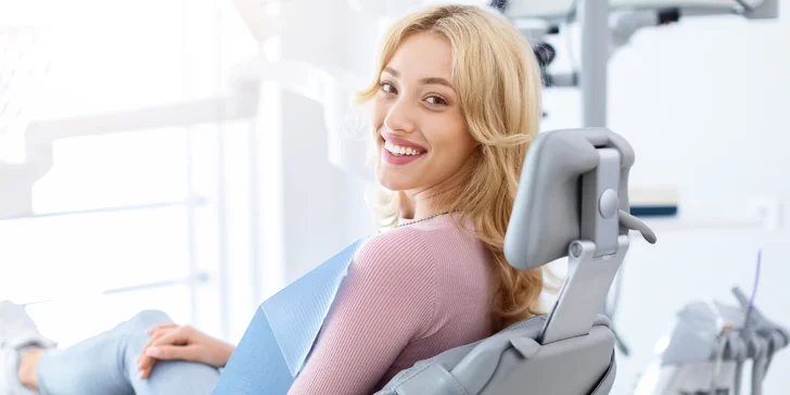 Zářivé a zdravé zuby: dentální hygiena včetně airflow pro dospělé i děti