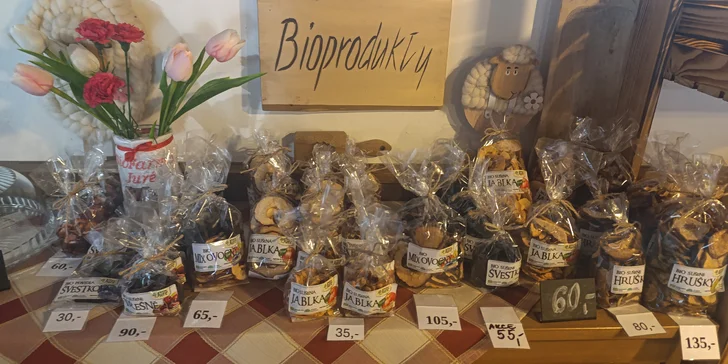 Tříchodové menu s gulášem nebo domácím chlebem s pečeným masem pro dva