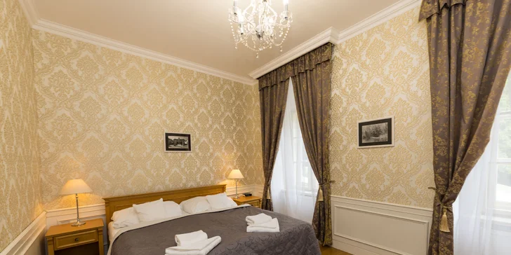 Dovolená v Zámeckém hotelu Lednice: terasa s výhledem na zámek, snídaně či polopenze a víno