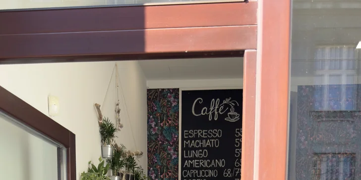 Vouchery na 100 či 300 Kč do kavárny v centru Ostravy: káva, smoothies, bagely ad.