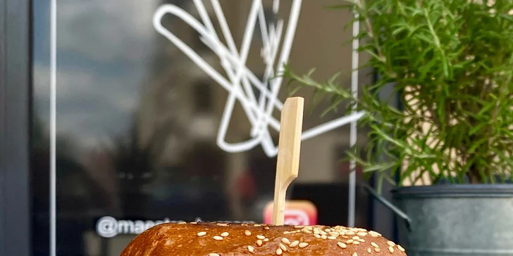 Otevřené vouchery na jídlo i nápoje v restauraci Maestro Burgers: 300-1000 Kč