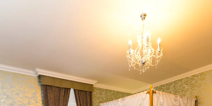 Dovolená v Zámeckém hotelu Lednice: terasa s výhledem na zámek, snídaně či polopenze a víno