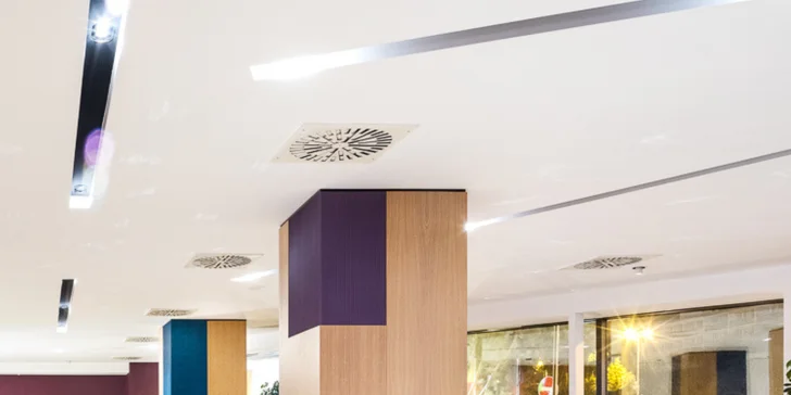 4* luxus v Praze pro pár i rodinu: snídaně či polopenze a moderní pokoje, do konce srpna možnost parkování zdarma