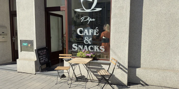 Vouchery na 100 či 300 Kč do kavárny v centru Ostravy: káva, smoothies, bagely ad.