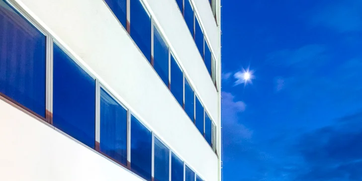 4* luxus v Praze pro pár i rodinu: snídaně či polopenze a moderní pokoje, do konce srpna možnost parkování zdarma