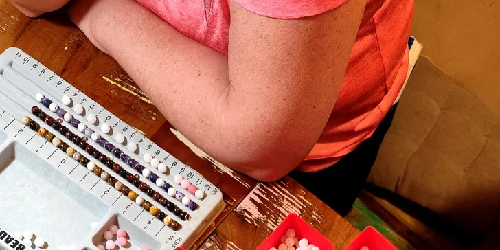 Workshop výroby 5 boho náramků z minerálů i jablonecké bižuterie
