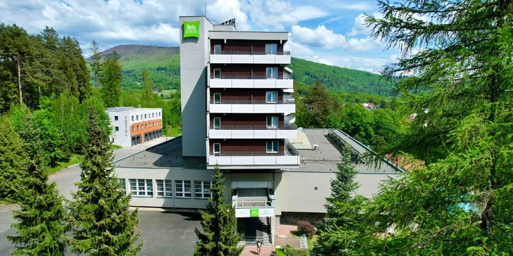 Pobyt v Rožnově pod Radhoštěm: jednoduché ubytování až pro 10 osob a možnost snídaně ve 4* hotelu