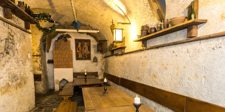 Hody v krčmě: pečená vepřová žebra, koleno či pekáč masa i s pivem