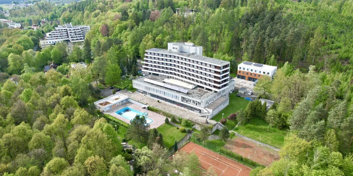 Pobyt v Rožnově pod Radhoštěm: jednoduché ubytování až pro 10 osob a možnost snídaně ve 4* hotelu