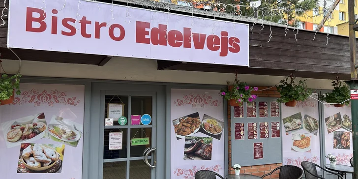 Dobroty pro milovníky masa: pánev s kuřecím a zeleninou i vepřová žebírka