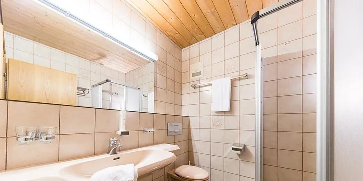 Rakouské Alpy: 3* hotel s polopenzí a wellness, přímo u střediska se 112 km sjezdovek
