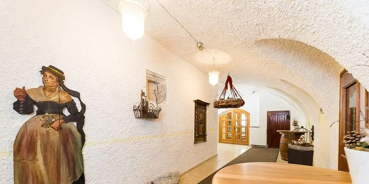 Rakouské Alpy: 3* hotel s polopenzí a wellness, přímo u střediska se 112 km sjezdovek
