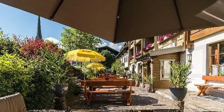 Rakouské Alpy: 3* hotel s polopenzí a wellness, přímo u střediska se 112 km sjezdovek
