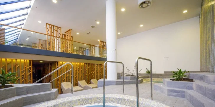 4* slovinské Alpy: moderní Alpski Resort Špik****, polopenze a odpočinek v bazénech