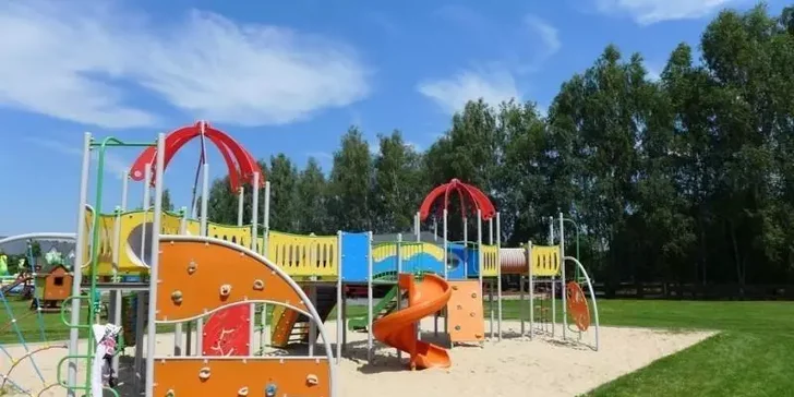 Pobyt nedaleko Energylandie se snídaní či polopenzí a parkováním zdarma