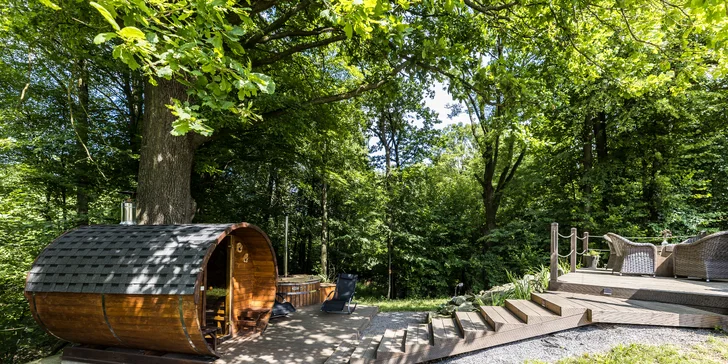 Relax v podhůří Beskyd: pobyt v moderní jurtě s privátní saunou a snídaní až pro 4 osoby