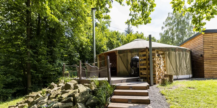 Relax v podhůří Beskyd: pobyt v moderní jurtě s privátní saunou a snídaní až pro 4 osoby