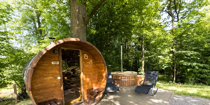 Relax v podhůří Beskyd: pobyt v moderní jurtě s privátní saunou a snídaní až pro 4 osoby
