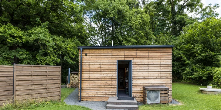 Relax v podhůří Beskyd: pobyt v moderní jurtě s privátní saunou a snídaní až pro 4 osoby