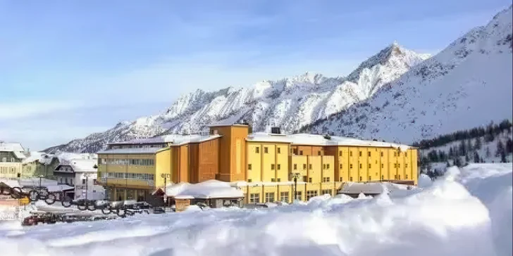 Zima v Itálii: 4* hotel přímo u sjezdovky, polopenze, wellness i animace