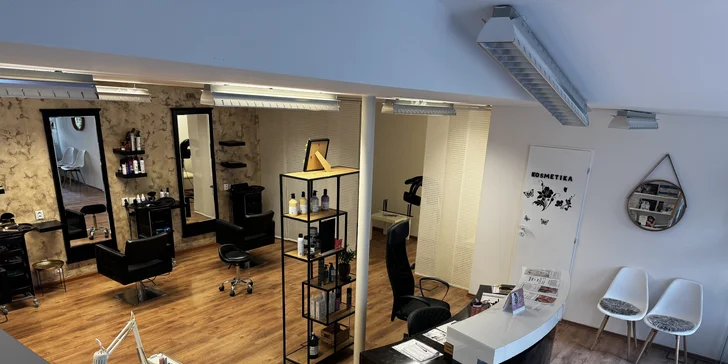Dokonalý pohled a smyslný úsměv: permanentní make-up obočí nebo rtů