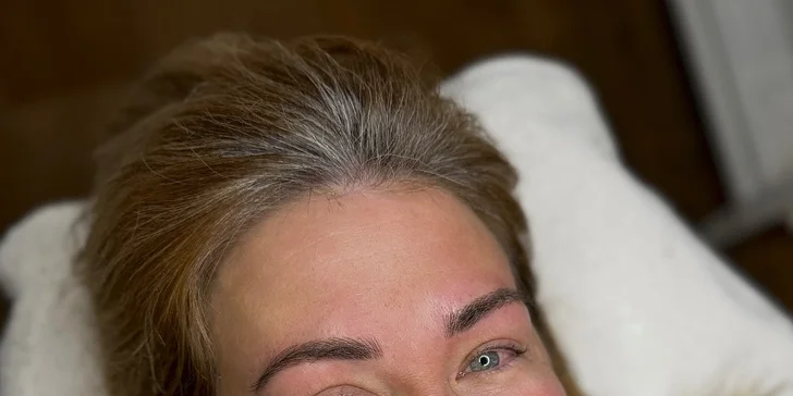 Dokonalý pohled a smyslný úsměv: permanentní make-up obočí nebo rtů