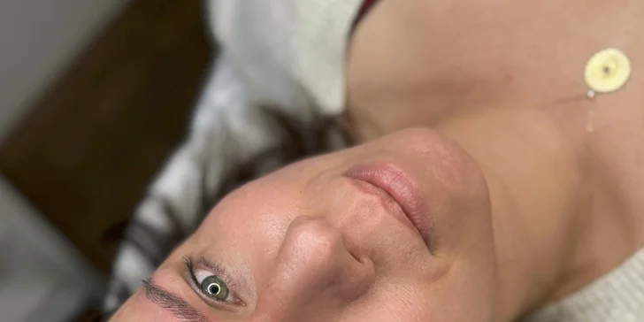 Dokonalý pohled a smyslný úsměv: permanentní make-up obočí nebo rtů