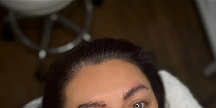 Dokonalý pohled a smyslný úsměv: permanentní make-up obočí nebo rtů