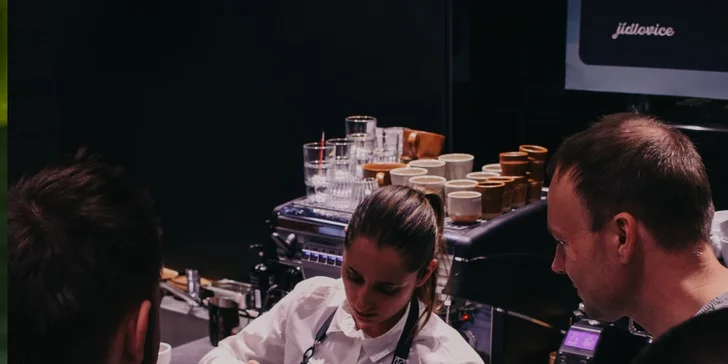 Dárek pro milovníky kávy: baristický kurz pro začátečníky, domácí příprava espressa i latte art
