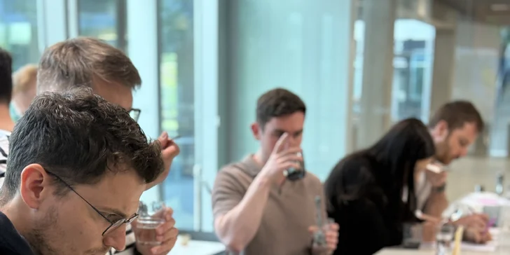 Cupping: zážitková degustace kávy z celého světa i kofeinový dárek pro 1 i 2 osoby