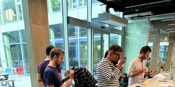 Cupping: zážitková degustace kávy z celého světa i kofeinový dárek pro 1 i 2 osoby