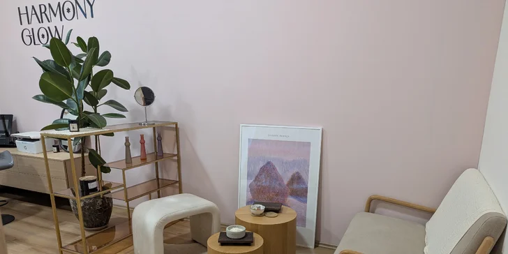 Kosmetické ošetření pleti: lymfatická masáž, úprava obočí, maska i peeling